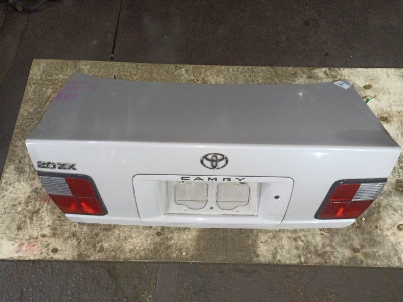Крышка багажника TOYOTA CAMRY SV41 3S-FE задняя (б/у)