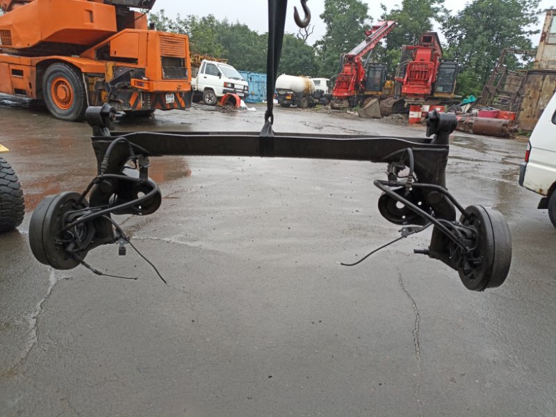 Балка со ступицами TOYOTA NADIA SXN15 3S-FE задняя TYPE SU (б/у)