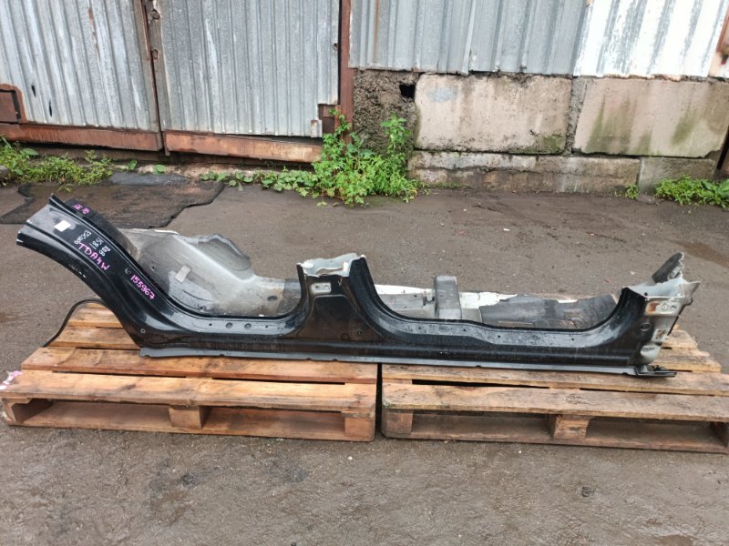 Порог кузова SUZUKI ESCUDO TD54W J24B правый (б/у)