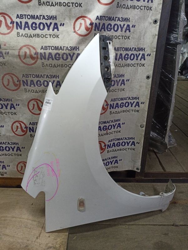 Крыло TOYOTA WISH ZNE10 1ZZ-FE переднее правое COLOR 070 (б/у)