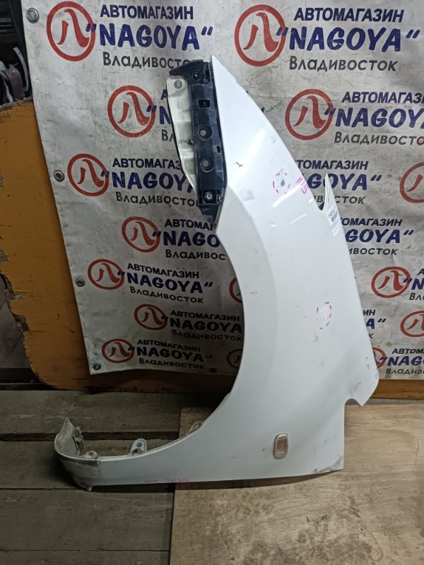 Крыло TOYOTA WISH ZNE10 1ZZ-FE переднее левое COLOR 070 (б/у)