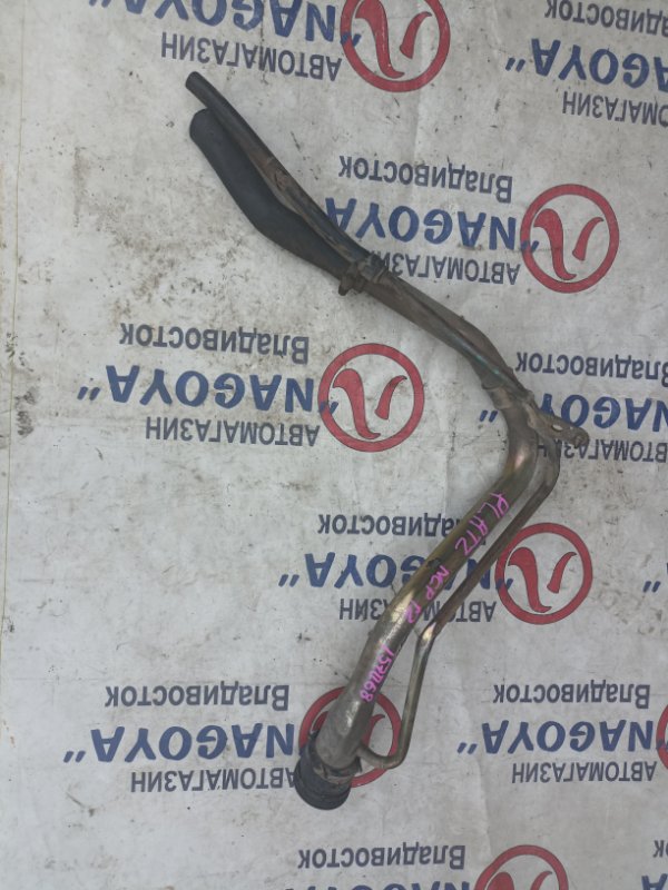 Горловина топливного бака TOYOTA PLATZ NCP12 1NZ-FE (б/у)