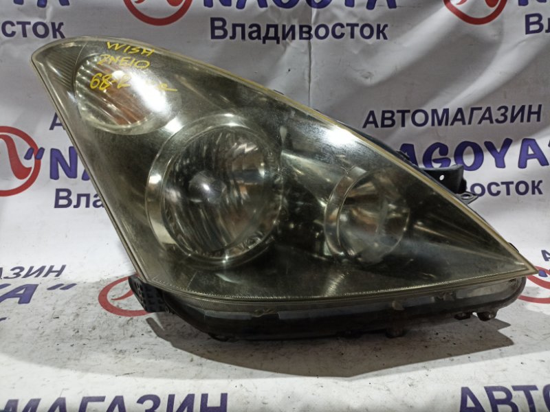 Фара TOYOTA WISH ZNE10 1ZZ-FE передняя правая 68-2 (б/у)