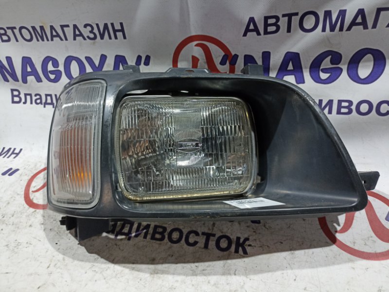 Фара TOYOTA LITE ACE NOAH CR40G 3S-FE передняя правая (б/у)