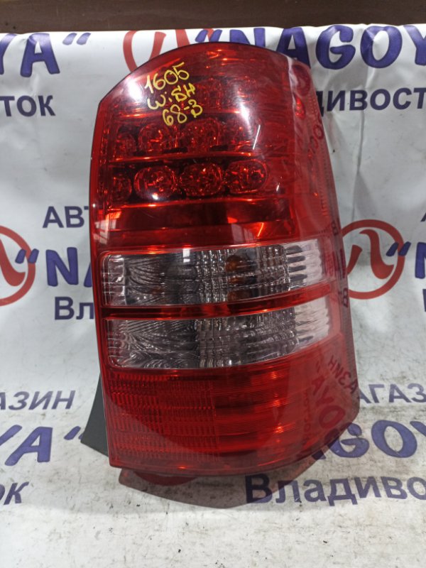 Стоп-сигнал TOYOTA WISH ZNE10 1ZZ-FE задний правый 68-3 (б/у)