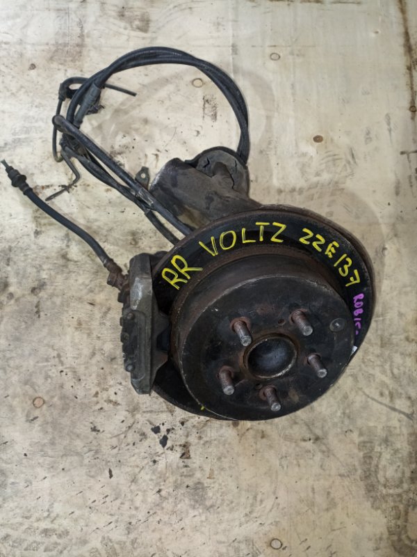 Ступица TOYOTA VOLTZ ZZE137 2ZZ-GE задняя правая ABS (б/у)