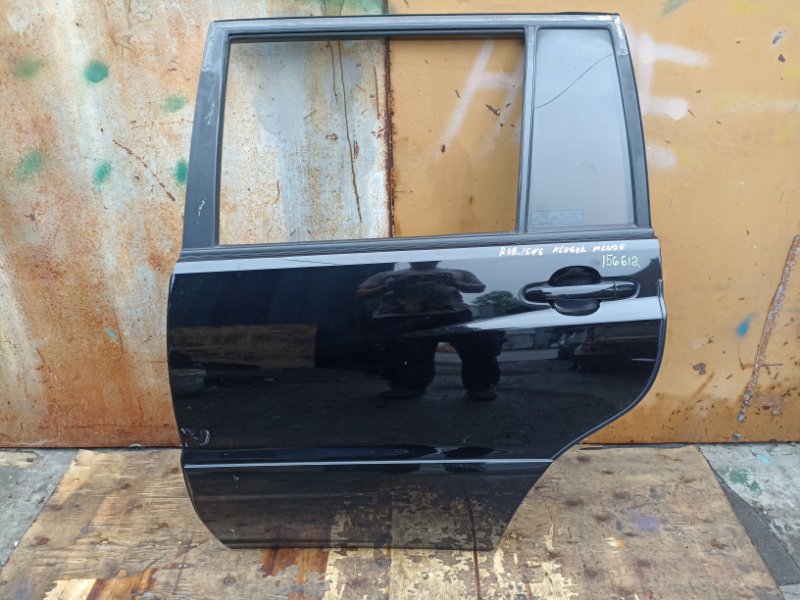 Дверь TOYOTA KLUGER MCU25 1MZ-FE задняя левая COLOR 202 (б/у)