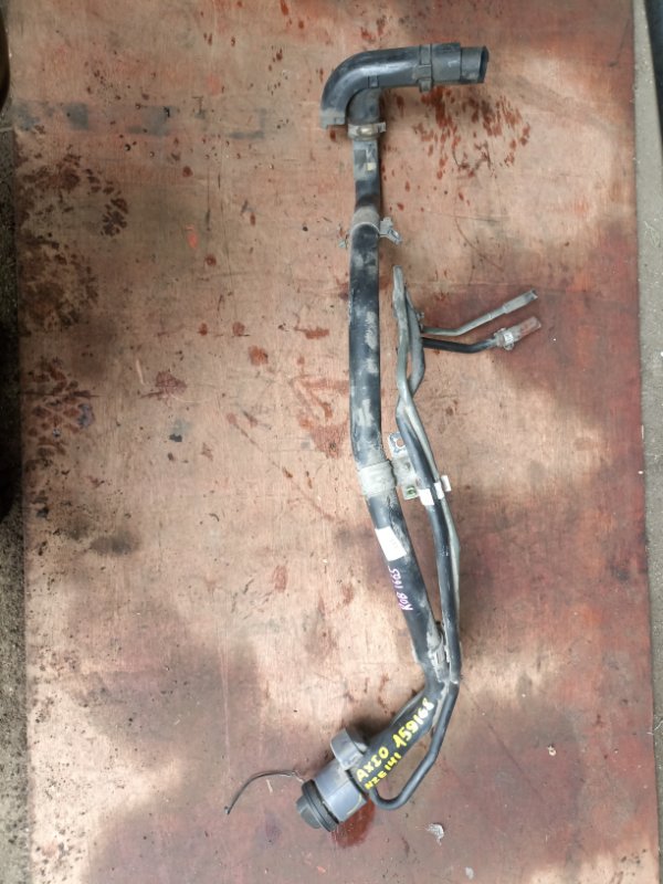Горловина топливного бака TOYOTA COROLLA AXIO NZE141 1NZ-FE (б/у)
