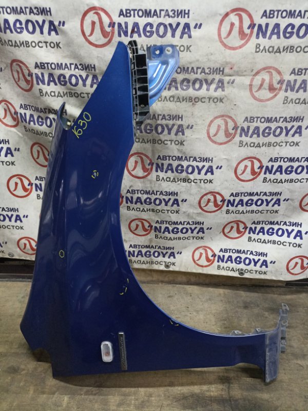 Крыло HONDA STREAM RN1 D17A переднее правое 2 MODEL (б/у)