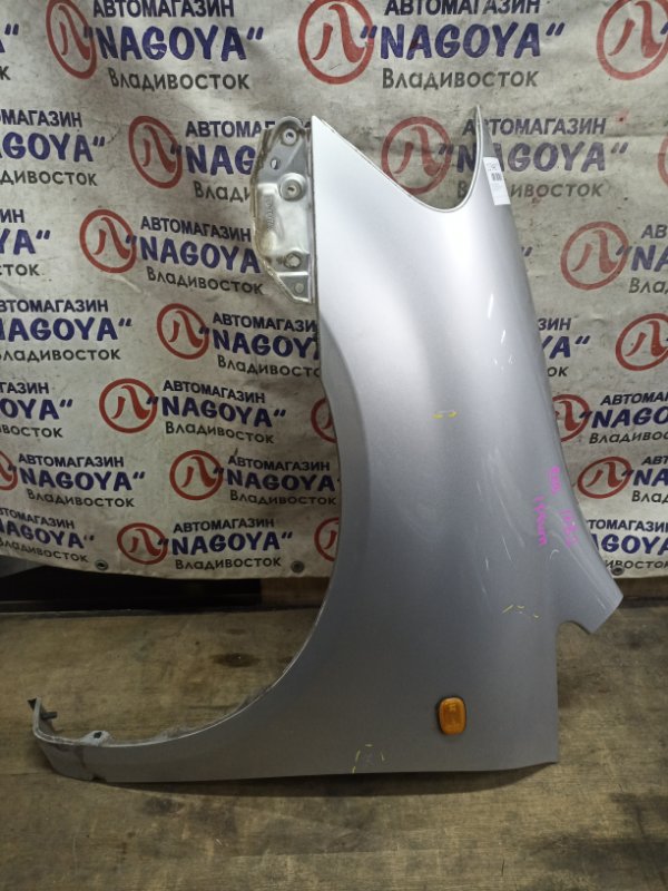 Крыло TOYOTA IPSUM ACM21 2AZ-FE переднее левое COLOR 1C0 (б/у)