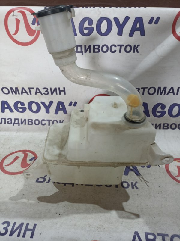 Бачок стеклоомывателя TOYOTA CELICA ST202 3S-GE (б/у)