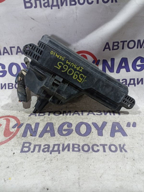 Блок предохранителей под капот TOYOTA IPSUM SXM10 3S-FE (б/у)