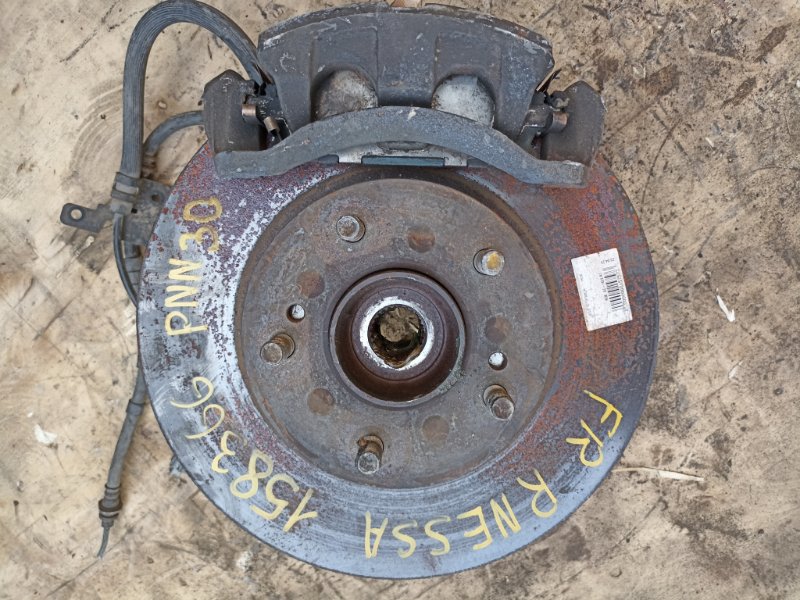 Ступица NISSAN RNESSA PNN30 KA24DE передняя правая ABS (б/у)