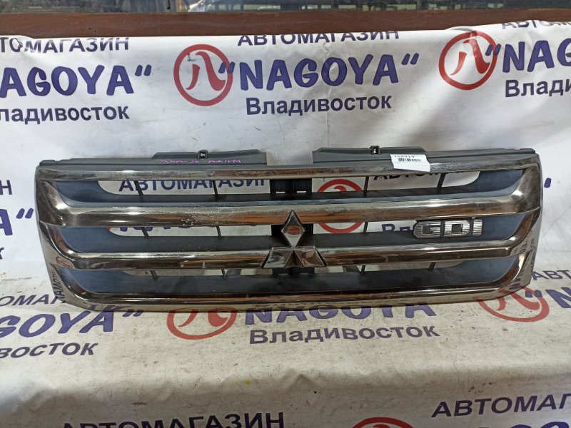 Решетка MITSUBISHI PAJERO IO H77W 4G94 передняя 2 MODEL (б/у)