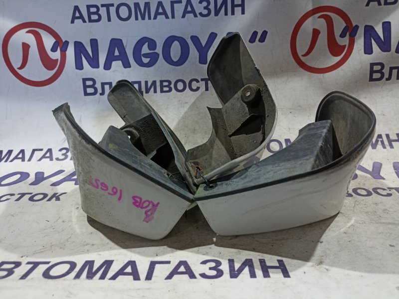 Брызговики комплект TOYOTA COROLLA AXIO NZE141 1NZ-FE (б/у)