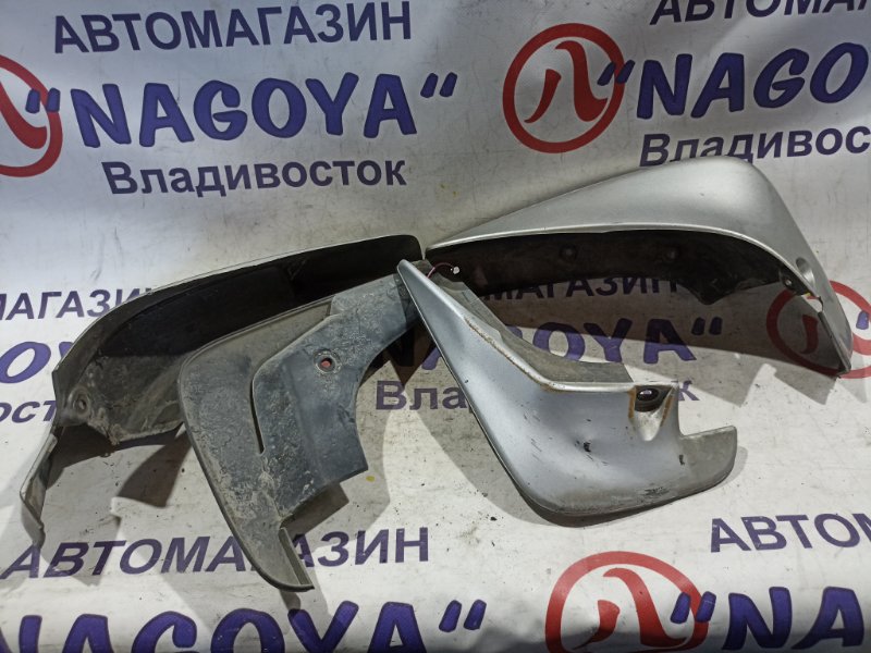 Брызговики комплект TOYOTA KLUGER MCU25 1MZ-FE (б/у)
