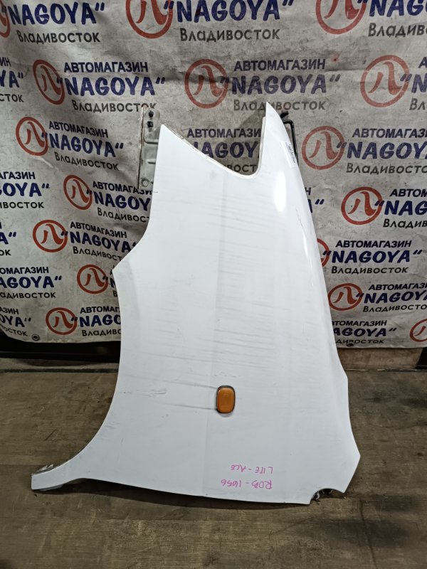 Крыло TOYOTA LITE ACE NOAH KR42 3S-FE переднее левое COLOR 056 (б/у)