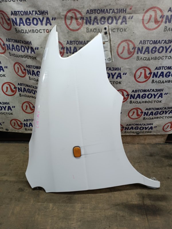 Крыло TOYOTA LITE ACE NOAH KR42 3S-FE переднее правое COLOR 056 (б/у)