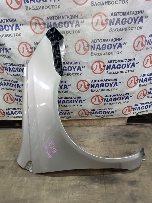 Крыло TOYOTA PLATZ NCP12 1NZ-FE переднее правое 2 MODEL (б/у)
