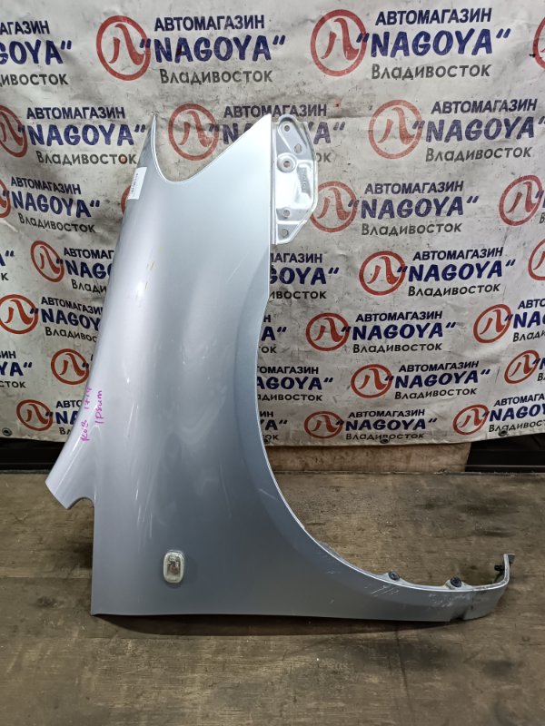 Крыло TOYOTA IPSUM ACM26 2AZ-FE переднее правое COLOR 1D4 (б/у)