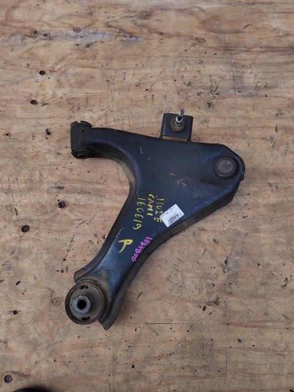 Рычаг нижний TOYOTA CAMI J102E K3-VET передний правый (б/у)