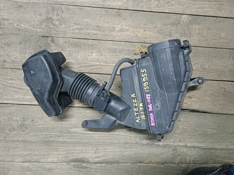 Корпус воздушного фильтра TOYOTA ALTEZZA GITA JCE15 2JZ-GE 22204-22010 (б/у)