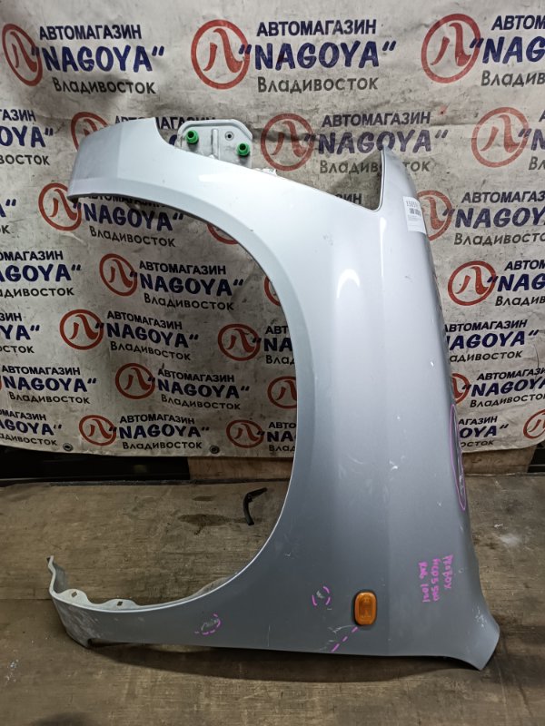 Крыло TOYOTA PROBOX NCP55 1NZ-FE переднее левое COLOR 199 (б/у)