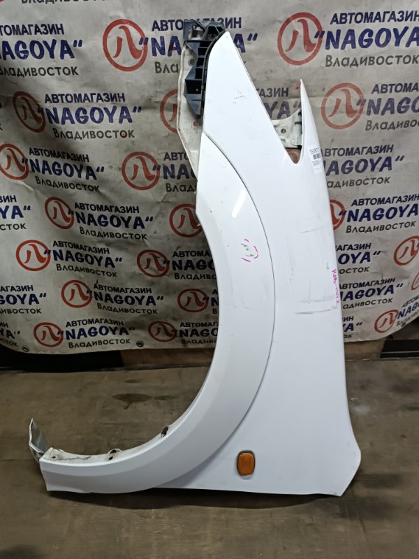 Крыло TOYOTA VOLTZ ZZE137 2ZZ-GE переднее левое COLOR 040 (б/у)