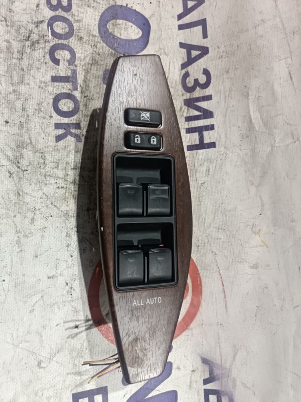 Блок упр. стеклоподьемниками TOYOTA PREMIO ZRT265 2ZR-FAE передний правый (б/у)