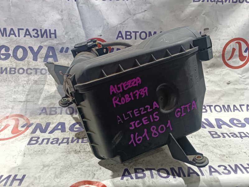 Корпус воздушного фильтра TOYOTA ALTEZZA GITA JCE15 2JZ-GE 22204-22010 (б/у)