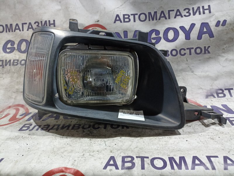 Фара TOYOTA TOWN ACE NOAH CR40G 3S-FE передняя правая (б/у)