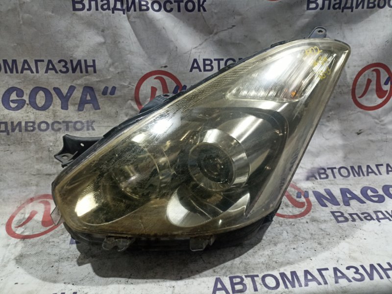 Фара TOYOTA WISH ZNE10 1ZZ-FE передняя левая 6813 (б/у)
