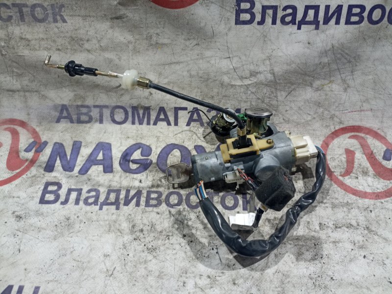 Замок зажигания NISSAN LIBERTY RM12 QR20DE (б/у)