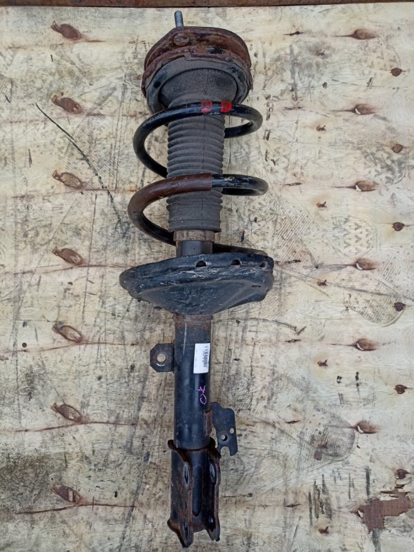 Стойка TOYOTA KLUGER MCU25 1MZ-FE передняя правая (б/у)