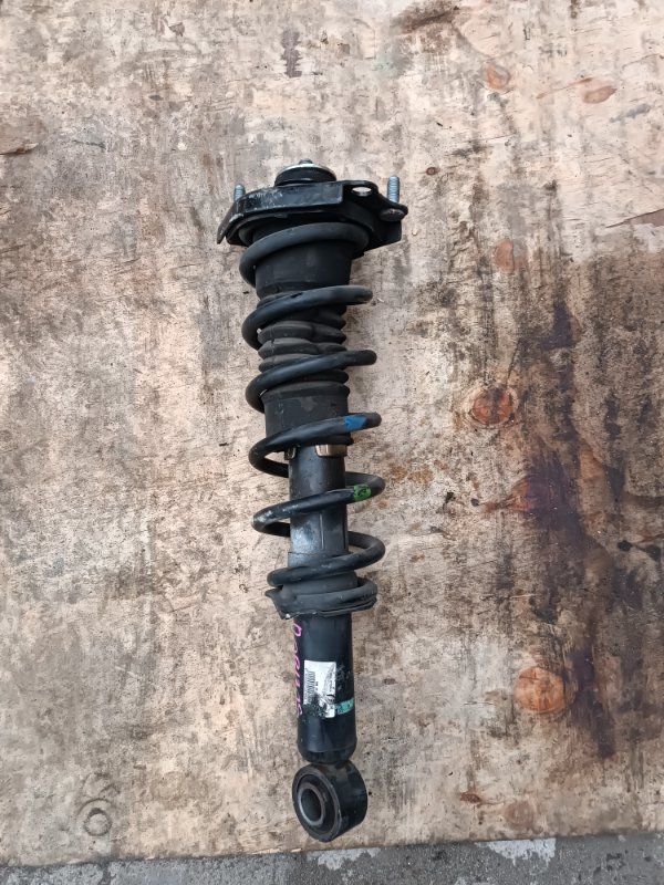 Стойка TOYOTA WISH ZNE10 1ZZ-FE задняя левая (б/у) Стойка TOYOTA WISH ZNE10 1ZZ-FE задняя левая (б/у)