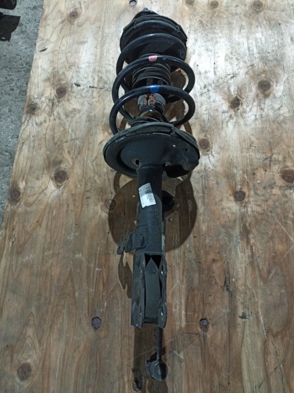 Стойка TOYOTA OPA ZCT10 1ZZ-FE передняя левая (б/у)