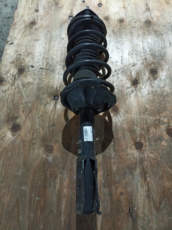 Стойка TOYOTA PLATZ NCP12 1NZ-FE передняя левая (б/у)