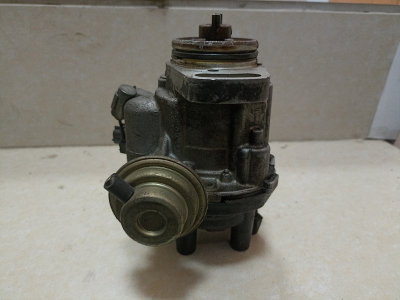 Трамблер NISSAN PRESEA R10 GA15DS (б/у)