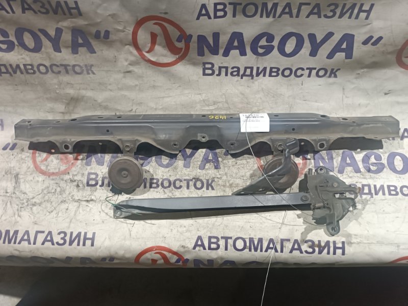Планка телевизора TOYOTA WISH ZNE10 1ZZ-FE передняя (б/у)
