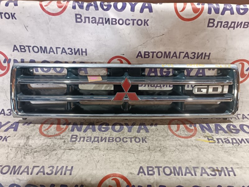 Решетка MITSUBISHI PAJERO V45 6G74 передняя 2 MODEL (б/у)