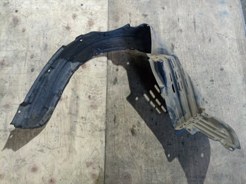 Подкрылок TOYOTA WISH ZNE14 1ZZ-FE передний левый (б/у)