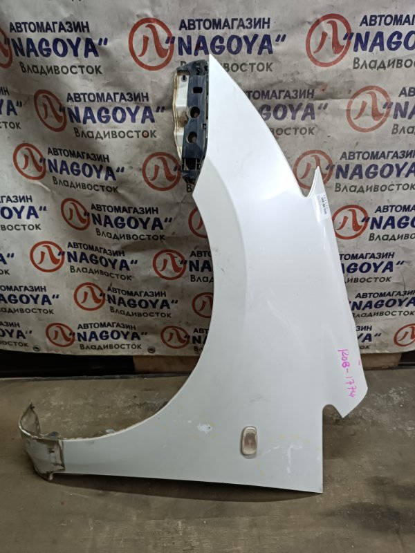 Крыло TOYOTA WISH ZNE14 1ZZ-FE переднее левое COLOR 070 (б/у)