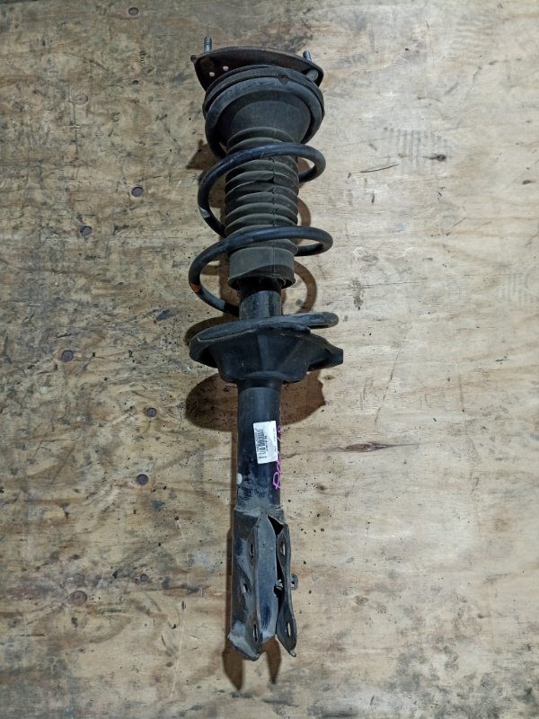 Стойка TOYOTA IST NCP60 2NZ-FE передняя левая (б/у)