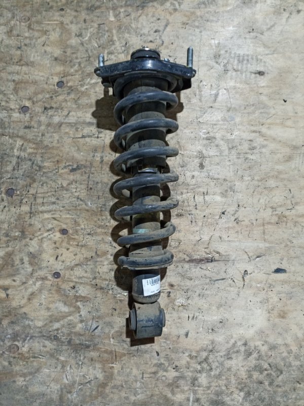 Стойка TOYOTA WISH ZNE14 1ZZ-FE задняя правая (б/у)