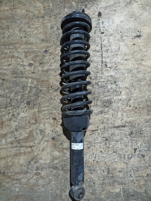 Стойка HONDA CR-V RD1 B20B задняя правая (б/у)