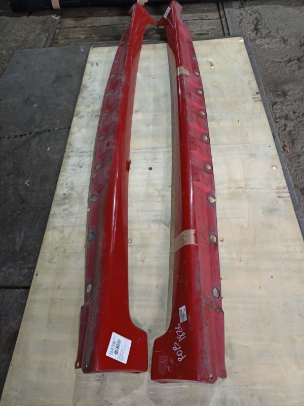 Порог TOYOTA WISH ZNE10 1ZZ-FE правый COLOR 3P0 (б/у)