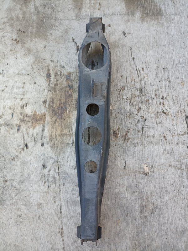 Рычаг нижний HONDA CR-V RD1 B20B задний правый (б/у)