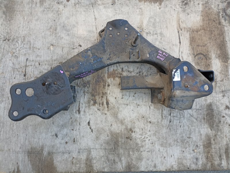 Рычаг нижний MAZDA BONGO SE28M R2 передний левый (б/у)