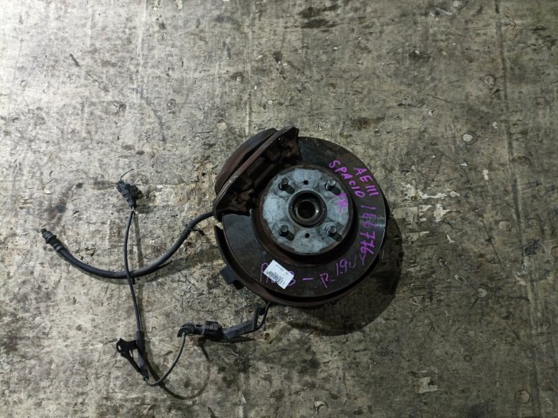 Ступица TOYOTA COROLLA SPACIO AE111 4A-FE передняя правая ABS (б/у)