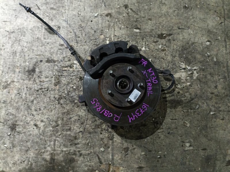 Ступица NISSAN X-TRAIL NT30 QR20DE передняя правая ABS (б/у)